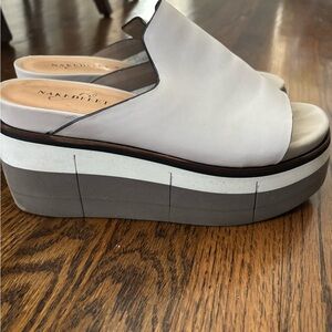 Naked Feet Women's Cream and Gray Platform Shoes